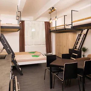  Apartmán Flying Bed Close To Castle And Airport